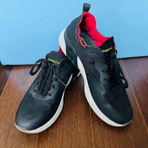 Skechers Men’s Luxury SKLX Modena Vemeto Size 9 Black & Red Used Good Condition.